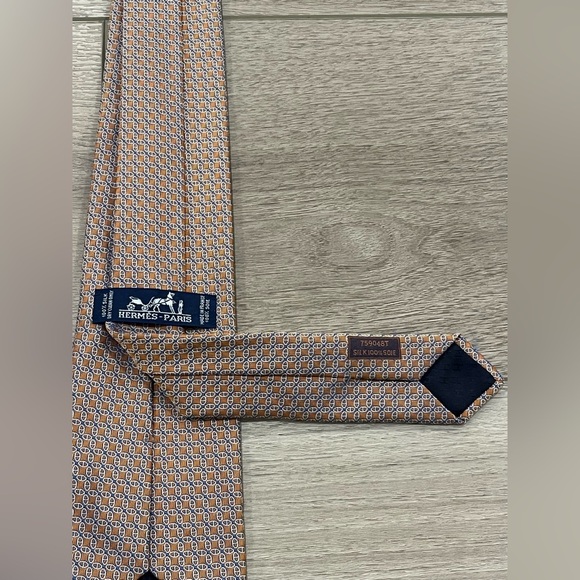 Hermes Paris Men's 100% Soie Orange Luxury Necktie Tie - Made In France - Picture 6 of 8